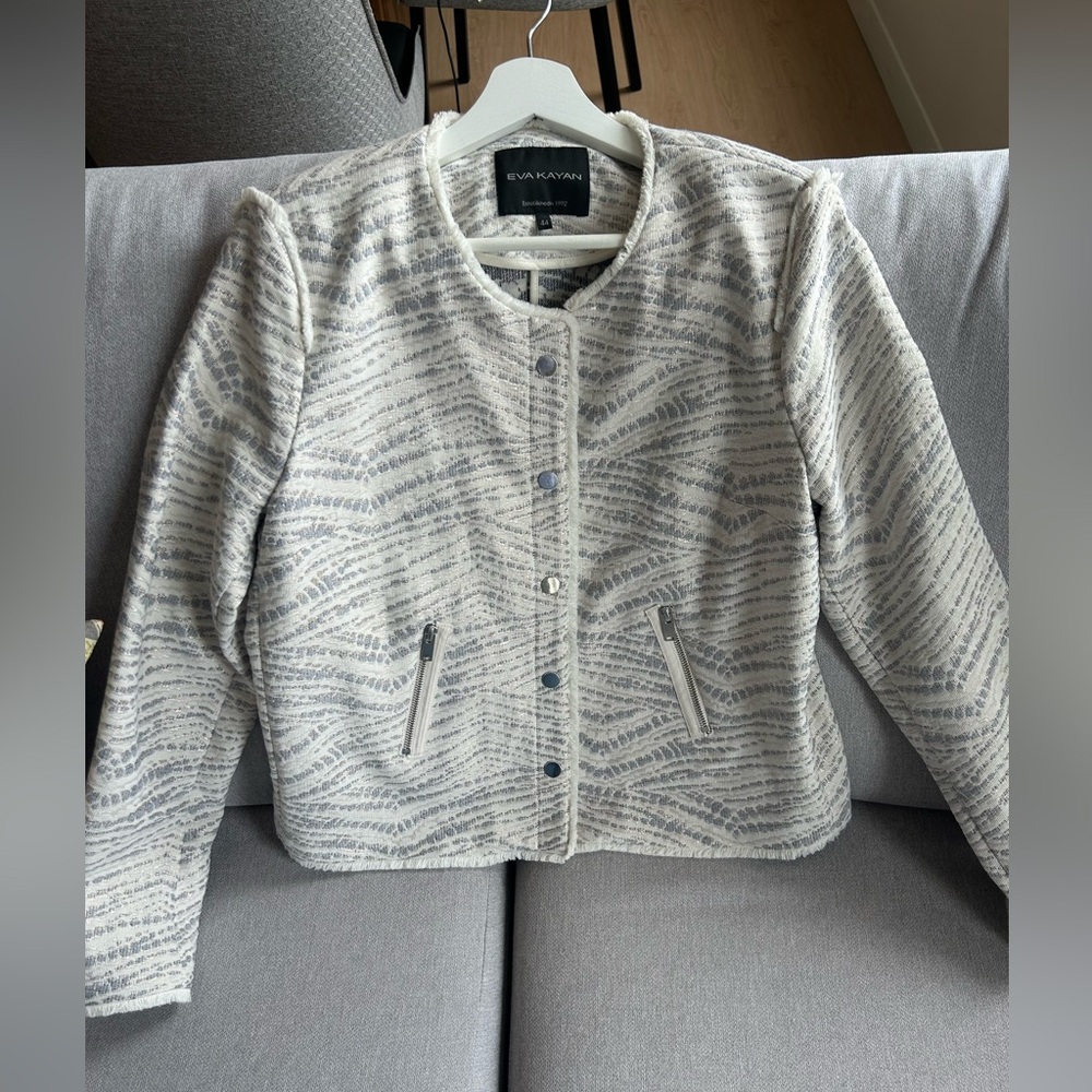 New Designer Eva Kayan Chic Shiny Button Blazef size L, silver accents, 425$